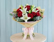 Букет цветов из:  Лилии и Розы в Беломорске