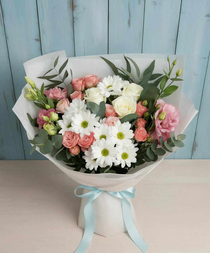 Букет цветов из: Розы, Лизиантусы и Хризантемы в Беломорске