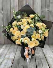 Букет цветов из:  Розы и Лизиантусы в Беломорске