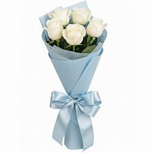 Букет 5 Белых роз Проуд в Беломорске