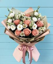 Букет цветов из:  Розы, Альстромерии и Лизиантусы #REPLACE_PRED# Беломорске