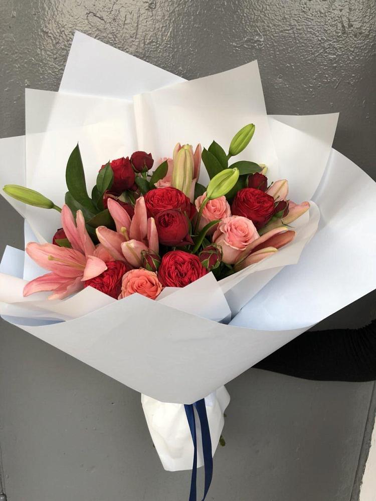 Букет цветов из: Лилии и Розы в Беломорске