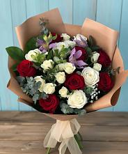 Букет цветов из:  Розы и Альстромерии в Беломорске