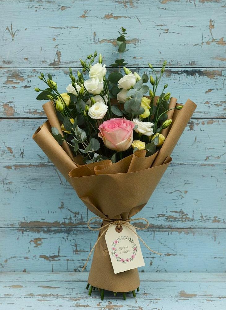 Букет цветов из: Розы и Лизиантусы в Беломорске