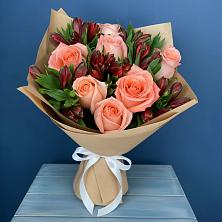 Букет цветов из:  Розы и Альстромерии в Беломорске