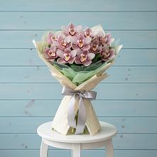 Букет цветов из:  Орхидеи и Розы в Беломорске