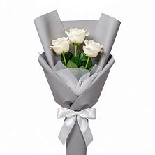 Букет 3 белые розы в Беломорске