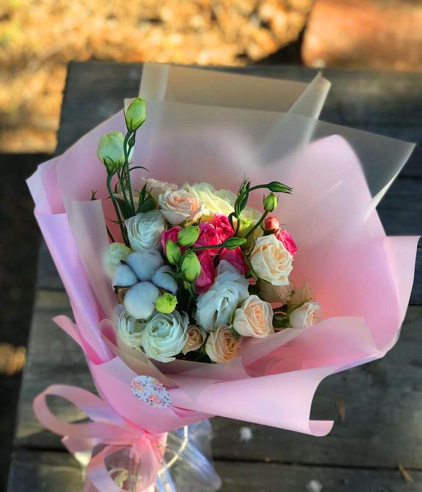 Букет цветов из: Розы и Лизиантусы в Беломорске