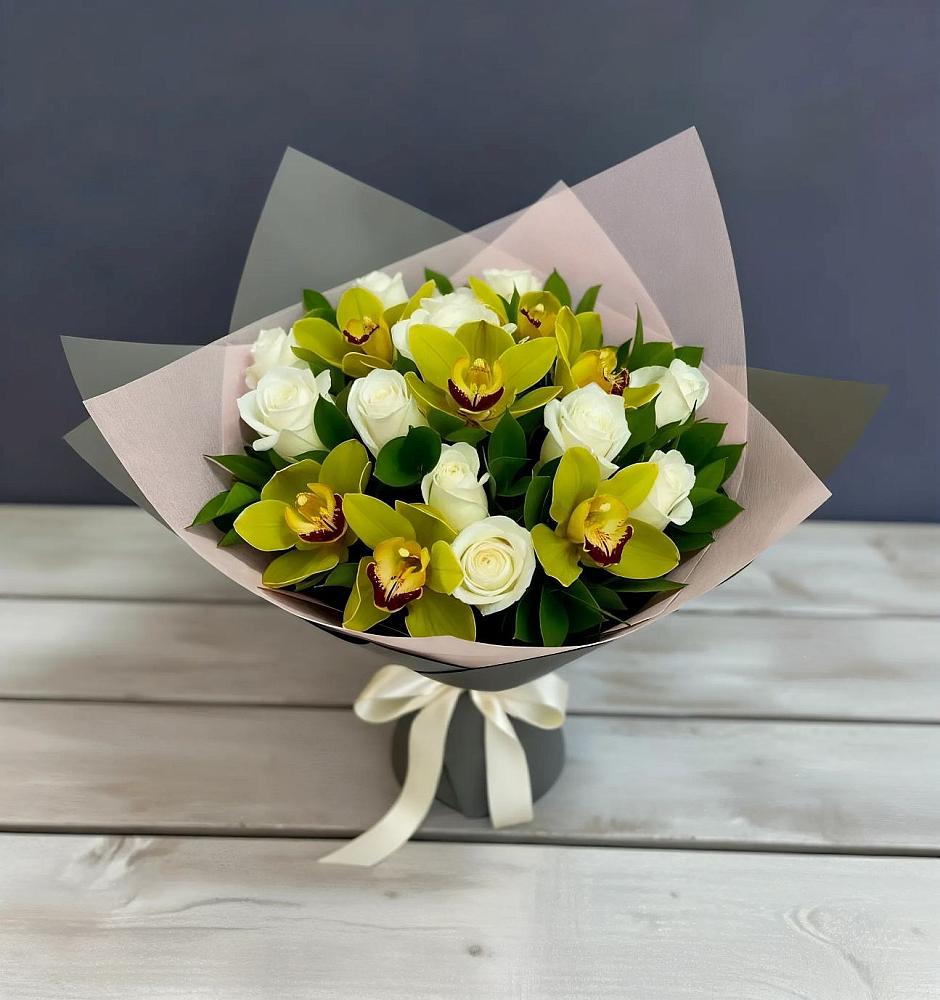 Букет цветов из: Орхидеи и Розы в Беломорске