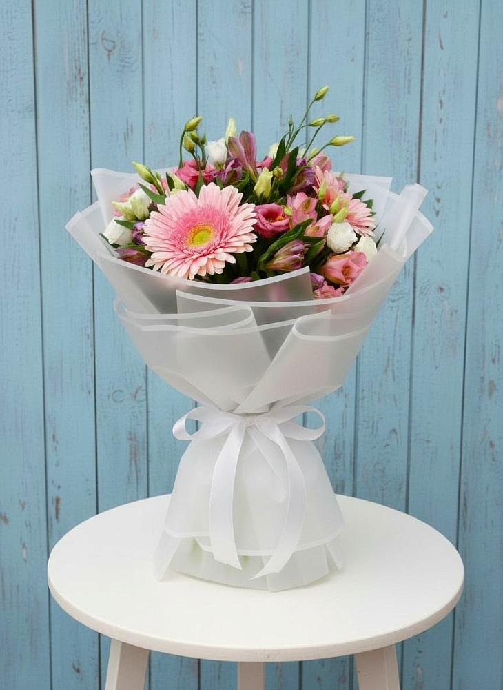 Букет цветов из: Герберы, Альстромерии и Лизиантусы в Беломорске