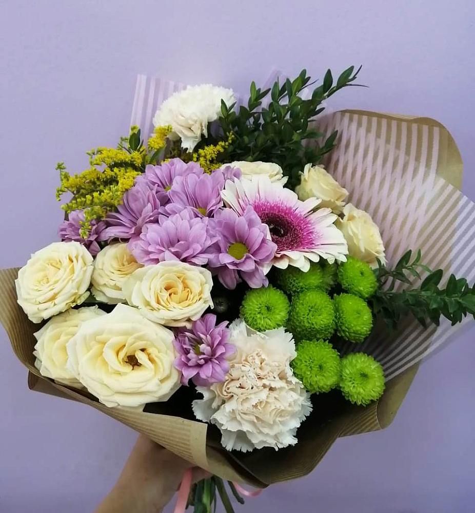 Букет цветов из: Хризантемы, Розы, Гвоздики и Герберы в Беломорске