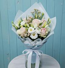 Букет цветов из:  Розы и Лизиантусы в Беломорске