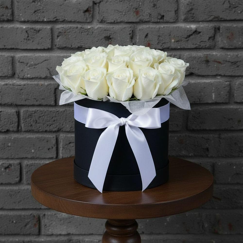 Цветочная композиция из Розы в шляпной коробке в Беломорске