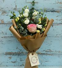 Букет цветов из:  Розы и Лизиантусы в Беломорске