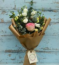 Букет цветов из:  Розы и Лизиантусы в Беломорске