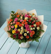 Букет Микс из разноцветных кустовых роз в Беломорске